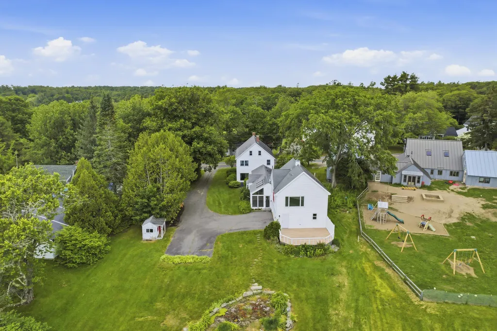 121 Federal Street Wiscasset ME 04578