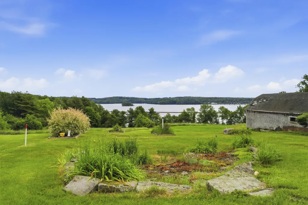 121 Federal Street Wiscasset ME 04578