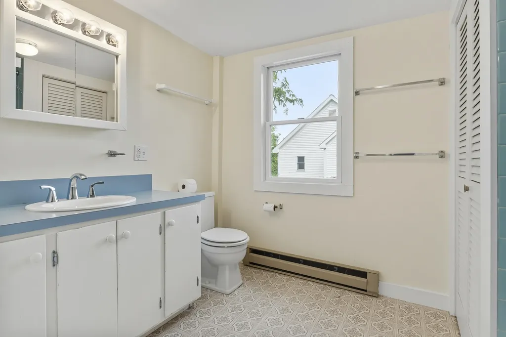 121 Federal Street Wiscasset ME 04578