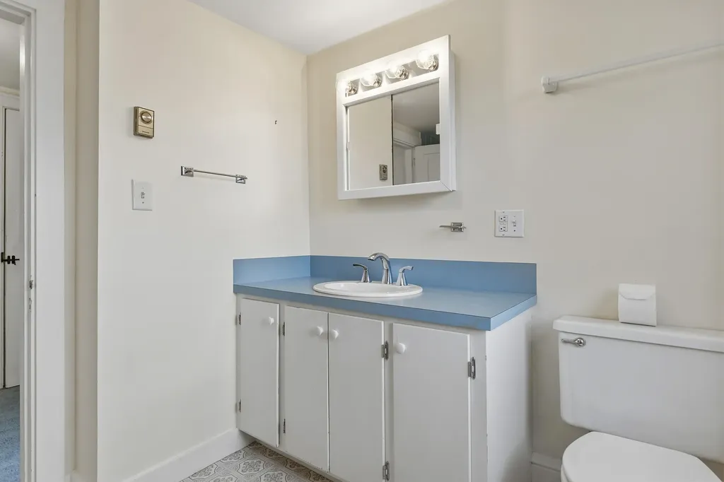121 Federal Street Wiscasset ME 04578