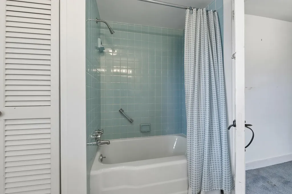 121 Federal Street Wiscasset ME 04578