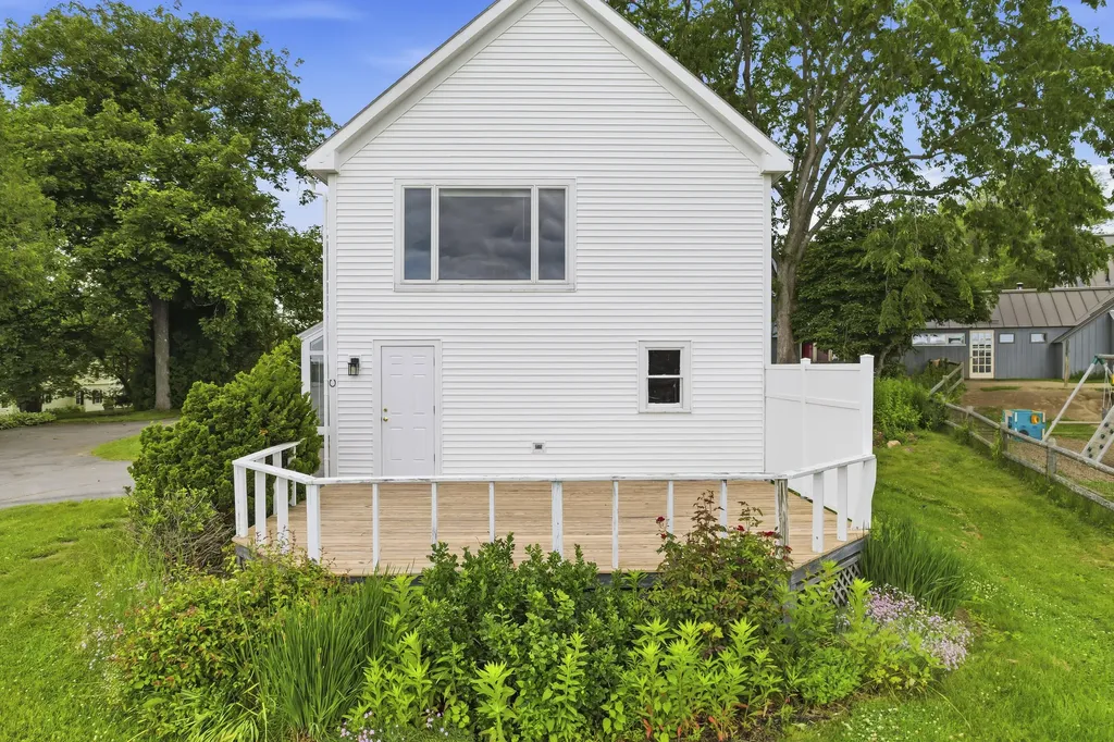 121 Federal Street Wiscasset ME 04578