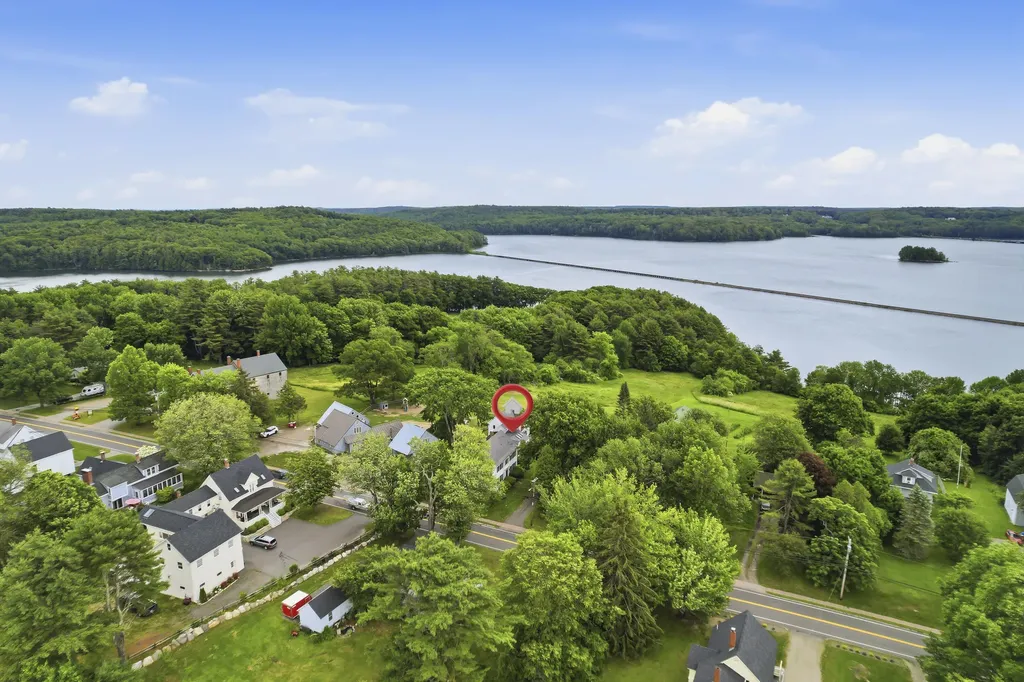 121 Federal Street Wiscasset ME 04578