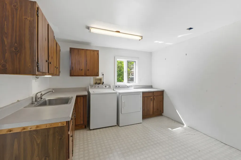 121 Federal Street Wiscasset ME 04578