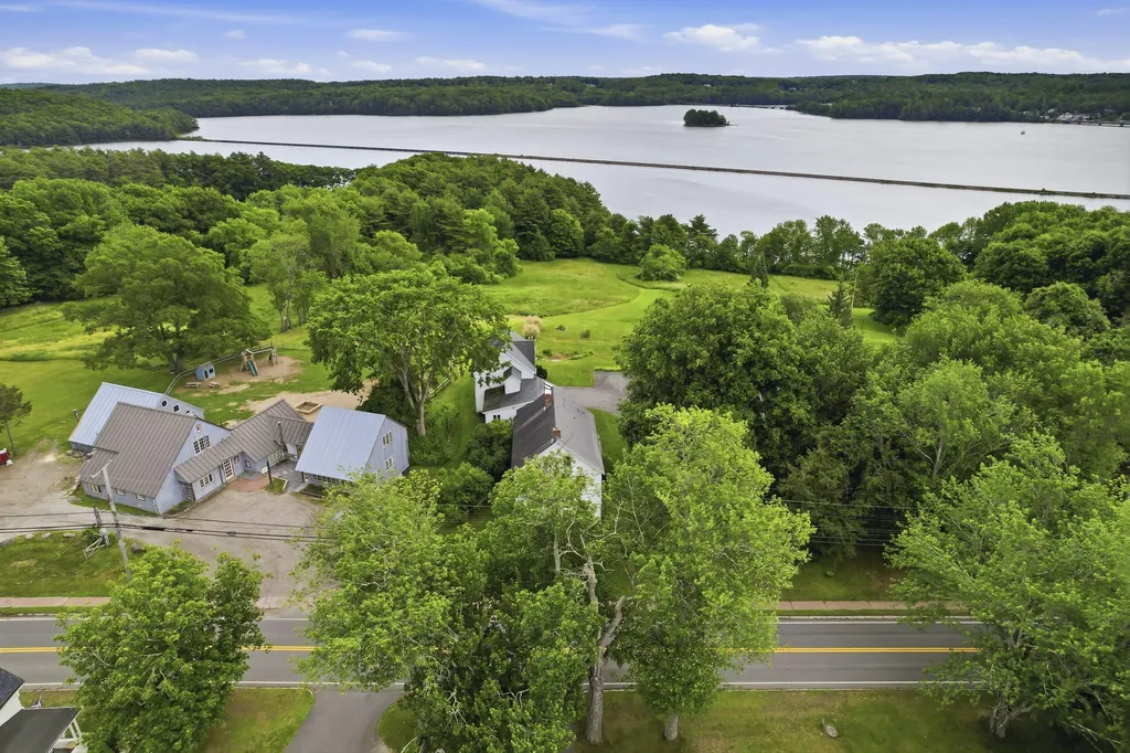 121 Federal Street Wiscasset ME 04578
