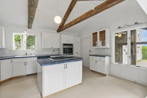 121 Federal Street Wiscasset ME 04578