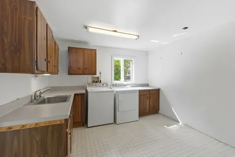 121 Federal Street Wiscasset ME 04578