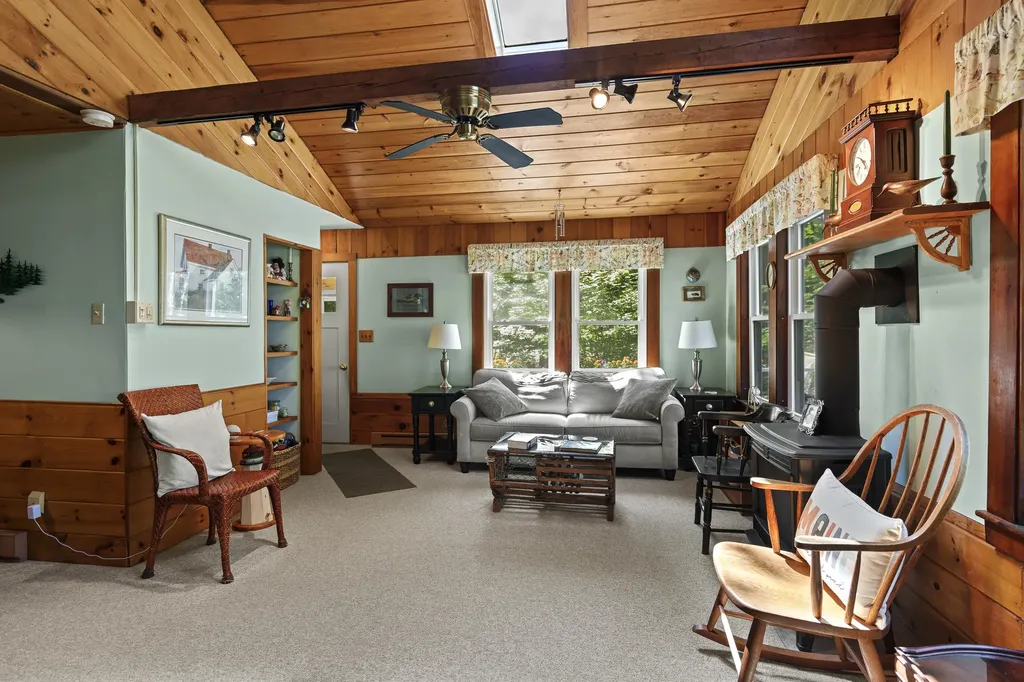 71 Mapleridge Road Nobleboro ME 04555
