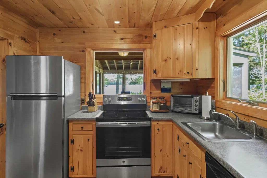 71 Mapleridge Road Nobleboro ME 04555