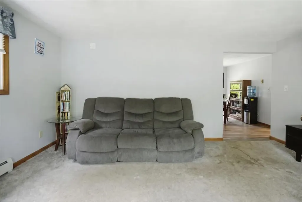 7 Boulder Avenue Paris ME 04281