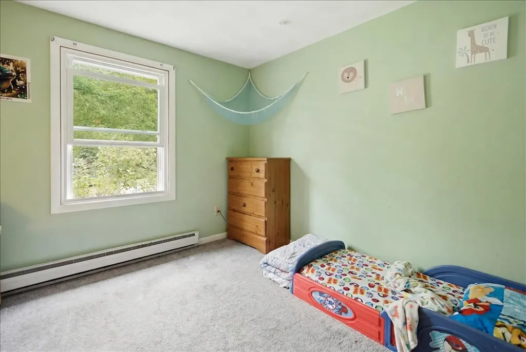 7 Boulder Avenue Paris ME 04281