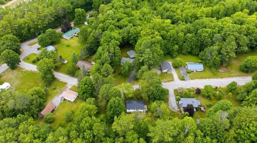 7 Boulder Avenue Paris ME 04281