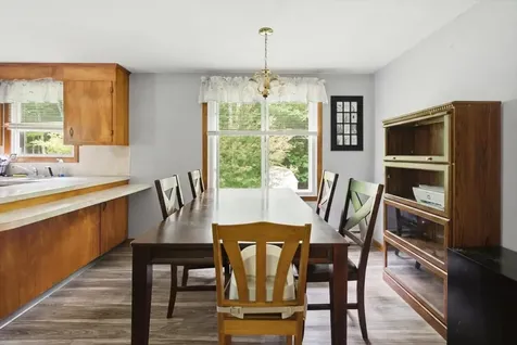 7 Boulder Avenue Paris ME 04281