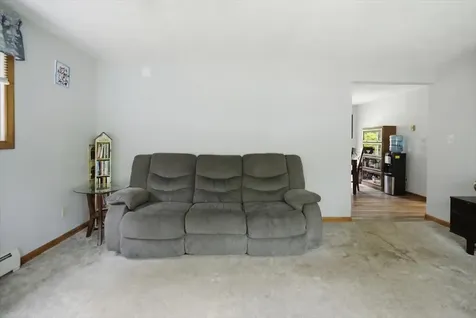 7 Boulder Avenue Paris ME 04281