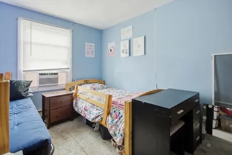 7 Boulder Avenue Paris ME 04281