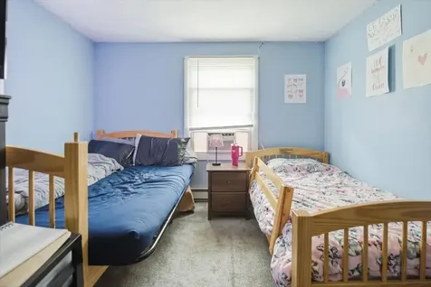 7 Boulder Avenue Paris ME 04281