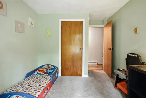 7 Boulder Avenue Paris ME 04281