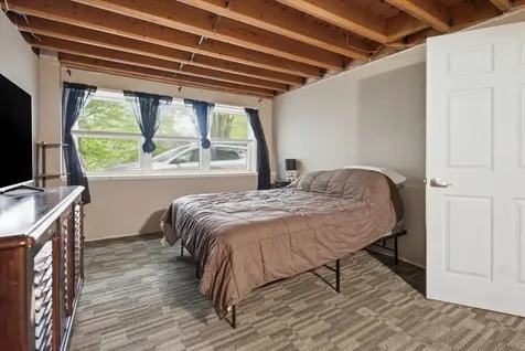 7 Boulder Avenue Paris ME 04281