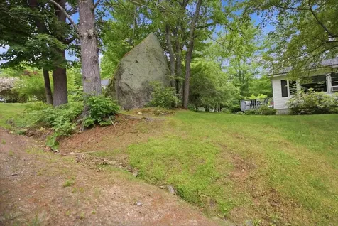 7 Boulder Avenue Paris ME 04281