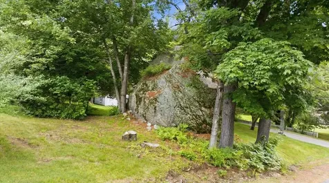 7 Boulder Avenue Paris ME 04281