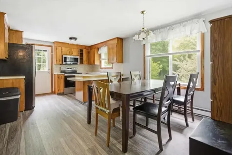 7 Boulder Avenue Paris ME 04281