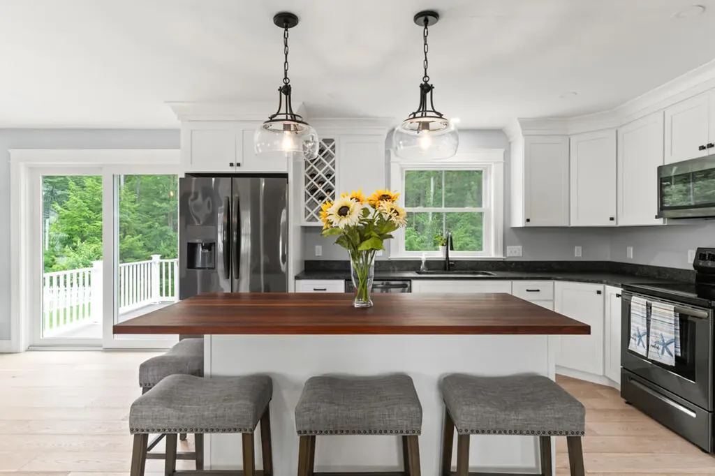 10 Lodge Drive Saco ME 04072