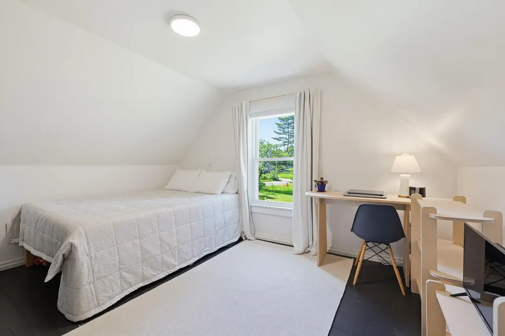 121 Whitehouse Crossing Road Topsham ME 04086