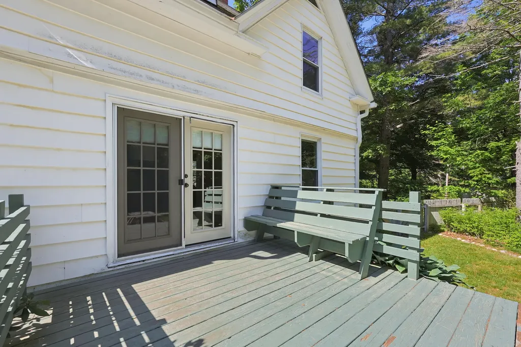 121 Whitehouse Crossing Road Topsham ME 04086