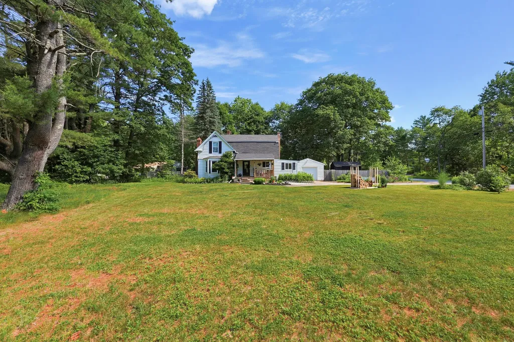 121 Whitehouse Crossing Road Topsham ME 04086