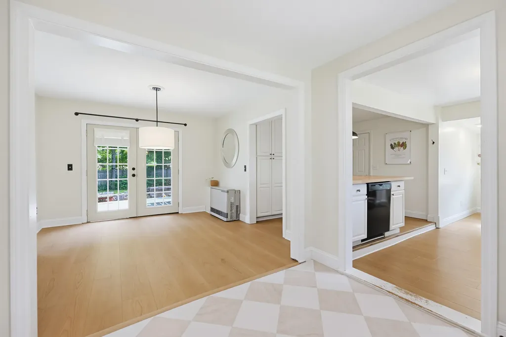 121 Whitehouse Crossing Road Topsham ME 04086