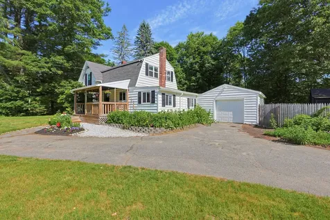 121 Whitehouse Crossing Road Topsham ME 04086