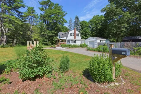 121 Whitehouse Crossing Road Topsham ME 04086