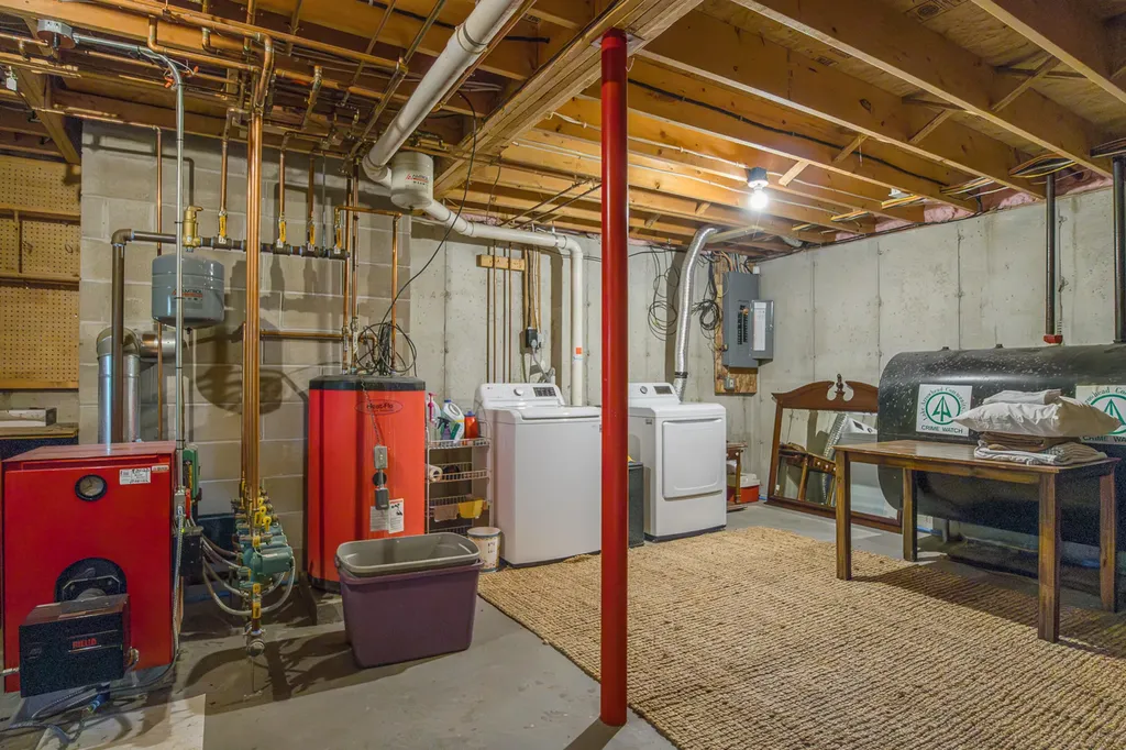 143 Old Portland Road Waterboro ME 04061