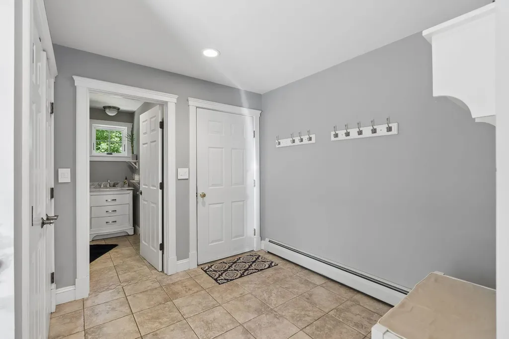 9 Fen Way Kennebunk ME 04043