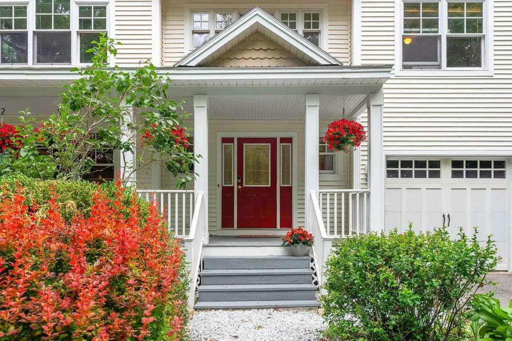 9 Fen Way Kennebunk ME 04043