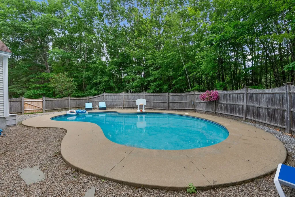 9 Fen Way Kennebunk ME 04043