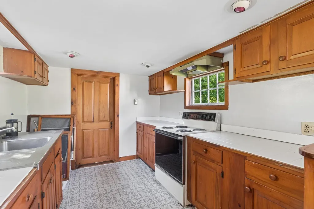 190 Mills Road Kennebunkport ME 04046