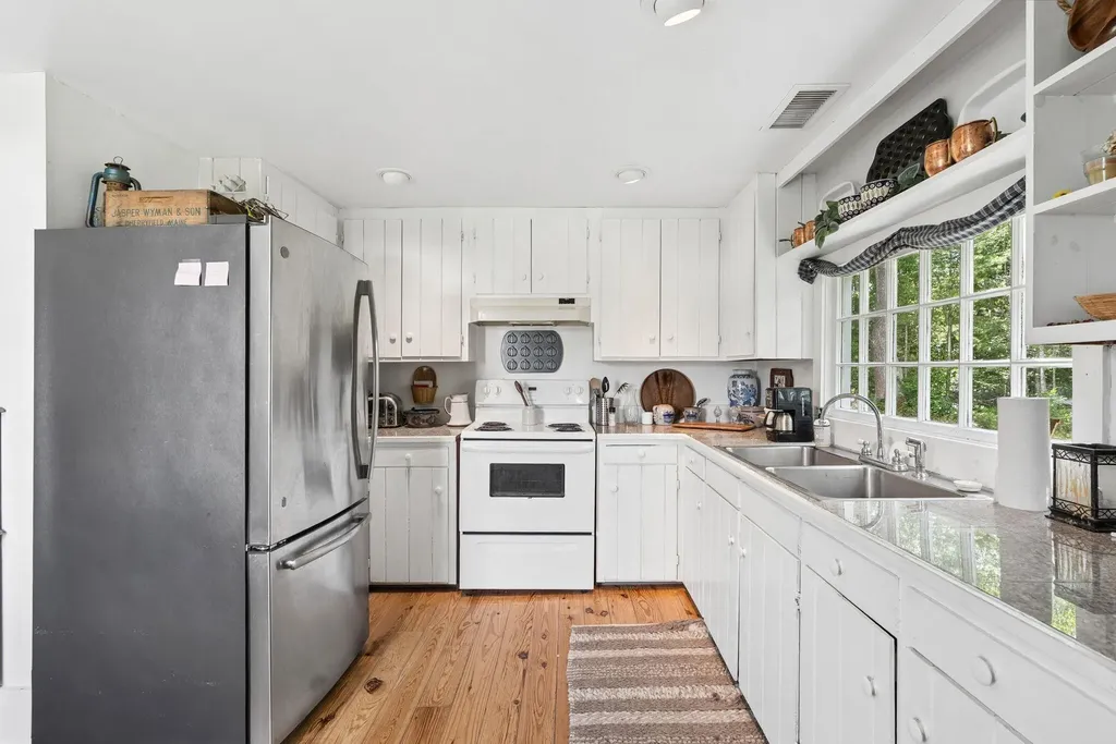 190 Mills Road Kennebunkport ME 04046