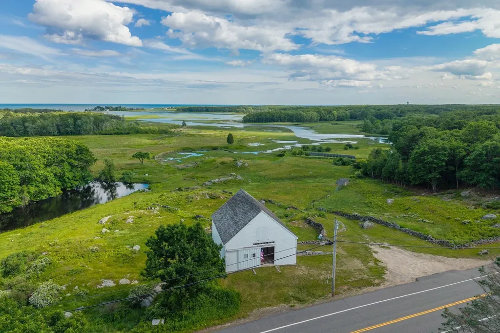 190 Mills Road Kennebunkport ME 04046