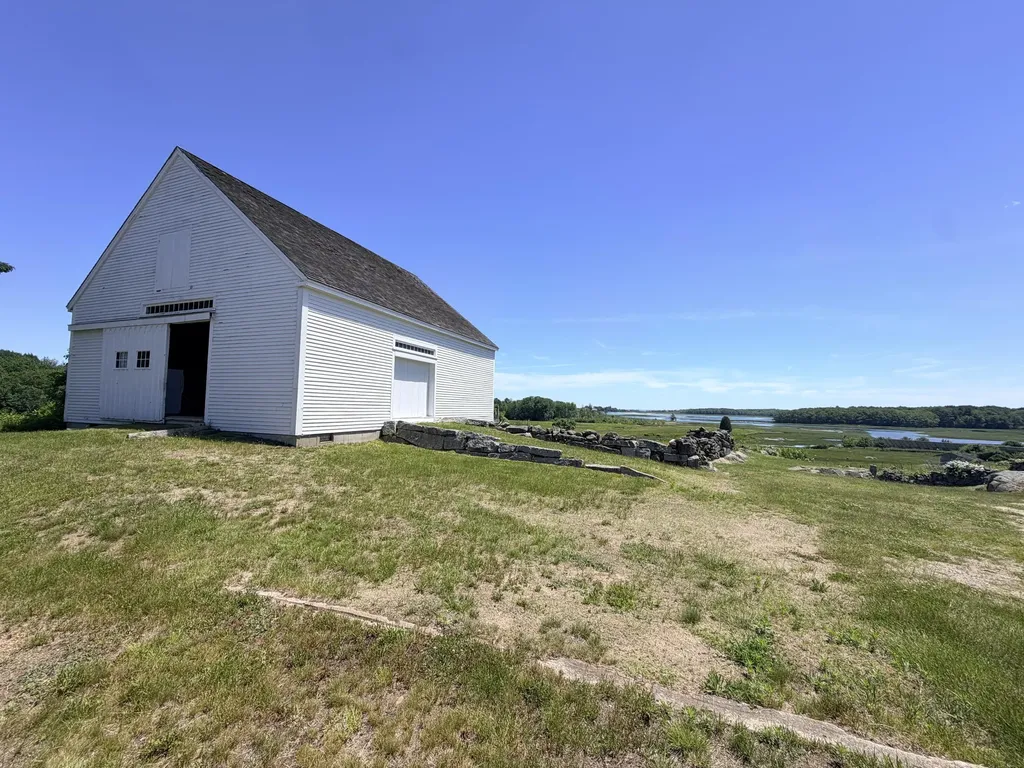 190 Mills Road Kennebunkport ME 04046