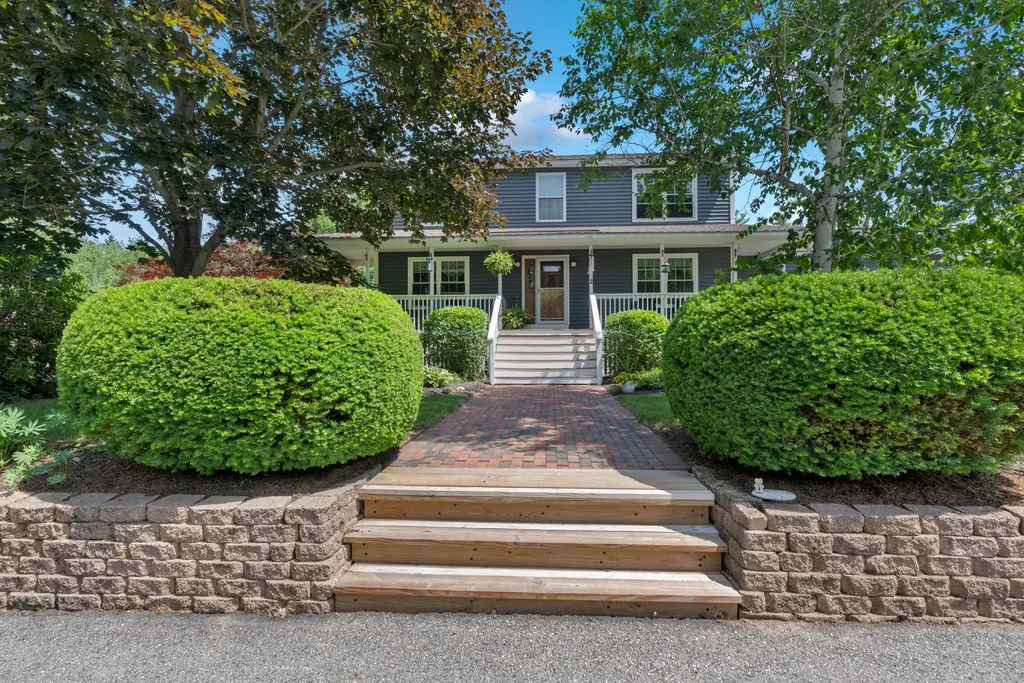 2 Mothers Way Kennebunk ME 04043