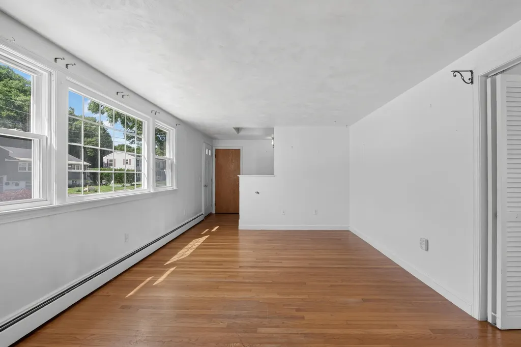 82 Columbia Avenue Brunswick ME 04011