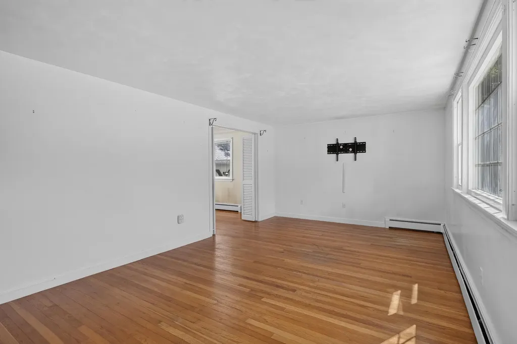 82 Columbia Avenue Brunswick ME 04011