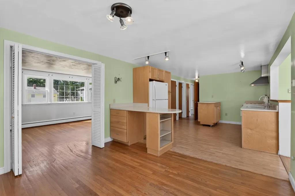 82 Columbia Avenue Brunswick ME 04011