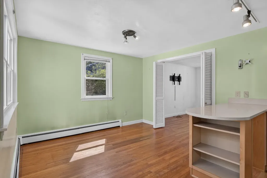 82 Columbia Avenue Brunswick ME 04011