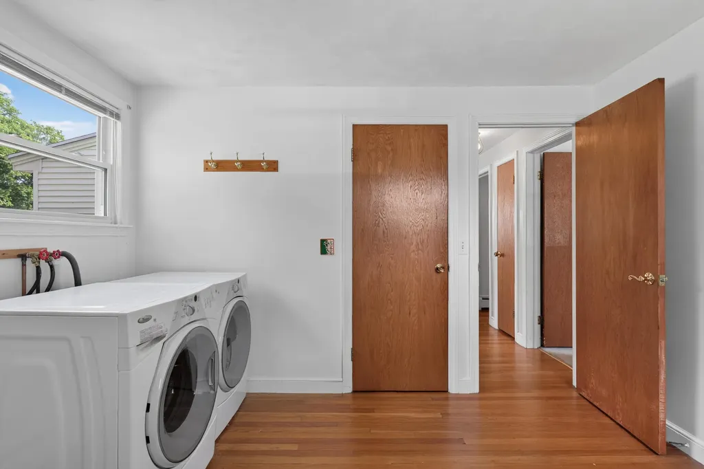 82 Columbia Avenue Brunswick ME 04011