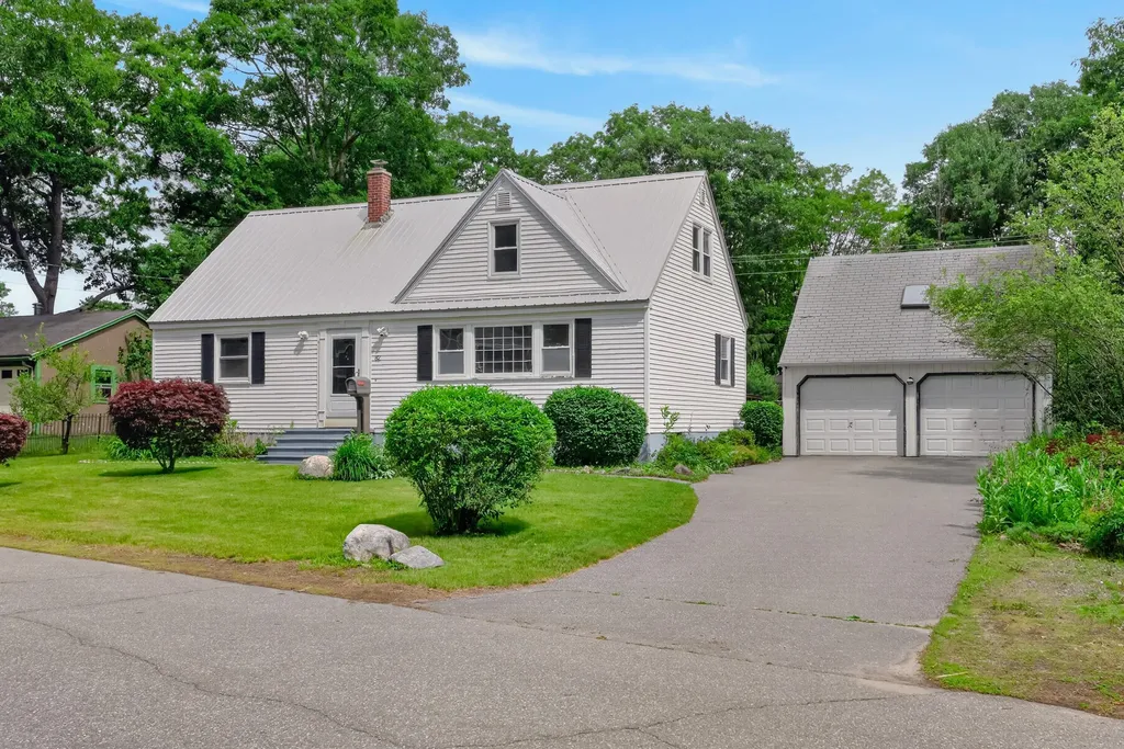82 Columbia Avenue Brunswick ME 04011