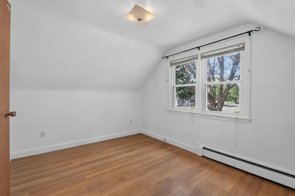 82 Columbia Avenue Brunswick ME 04011