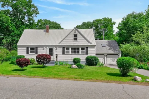 82 Columbia Avenue Brunswick ME 04011