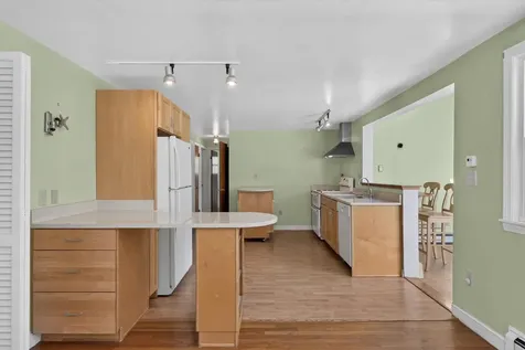 82 Columbia Avenue Brunswick ME 04011